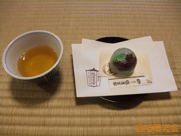 相国寺別院の茶礼でお茶と和菓子