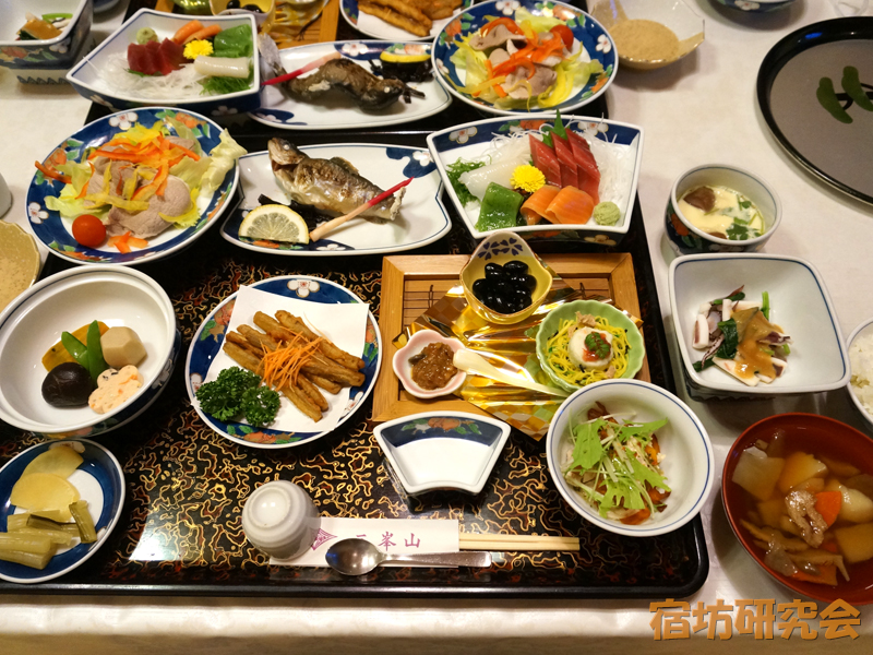 三峯神社興雲閣の夕食