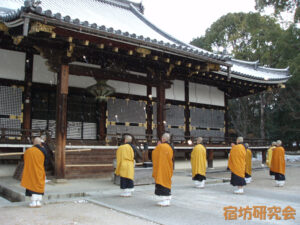仁和寺御室会館のお坊さん達