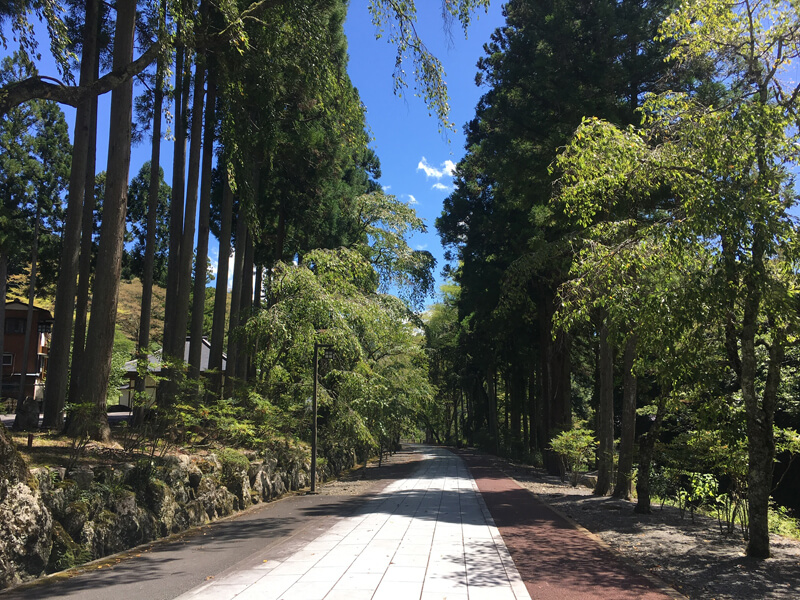 身延山御廟所の参道