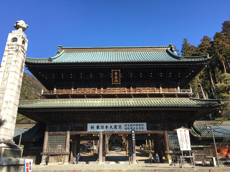 身延山久遠寺の三門