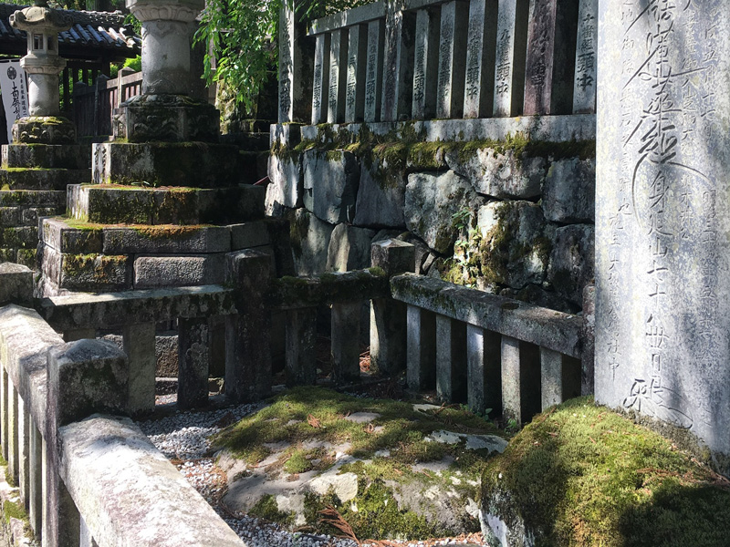 身延山日蓮聖人の腰掛け石