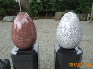 伊勢原大神宮のたまご型オブジェ