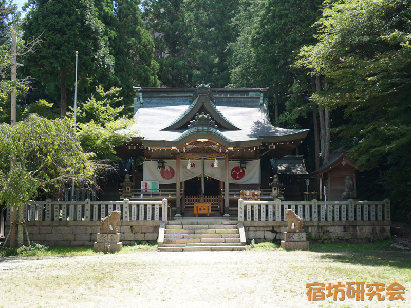 湯泉神社の拝殿