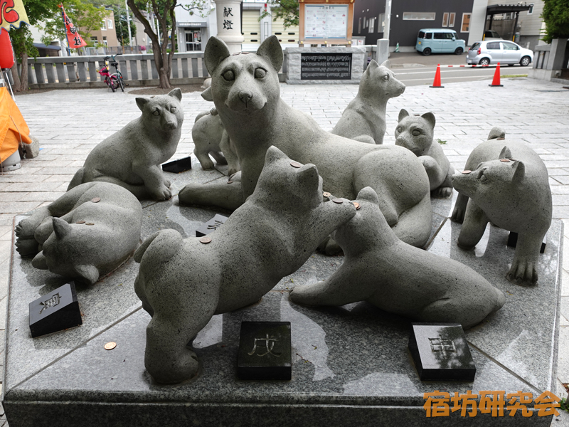 西野神社の安産犬